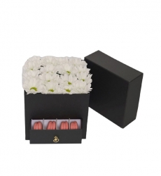 “Tatlı Çiçek Kutusu – Papatya & Makaron”