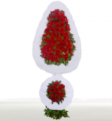 Kırmızı gerbera ile hazırlanmış çift katlı ayaklı nikah, düğün ve açılış çiçeği.